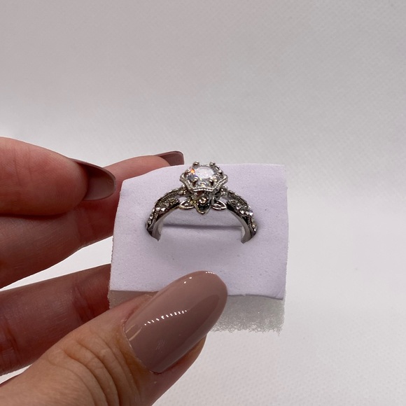 Flower Snake shape Silver simulated diamond Ring - Picture 8 of 8